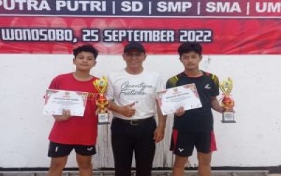 Dua Atlet MTsN 1 Wonosobo Berebut Juara di Final Kejurkab Tenis Meja Tingkat SMP/MTs Putra Tahun 2022